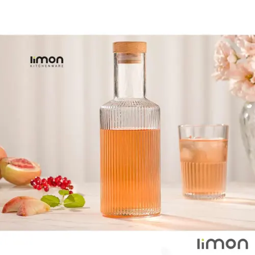 بطری آب درب چوبی 700 میلی لیتری لیمون 2266